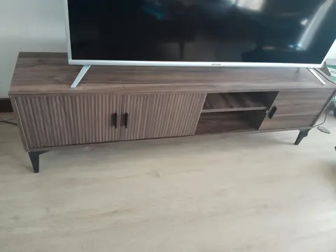 Tv Ünitesi ve Konsol montajı – Ayhan Aslan tarafından tamamlanan çalışma